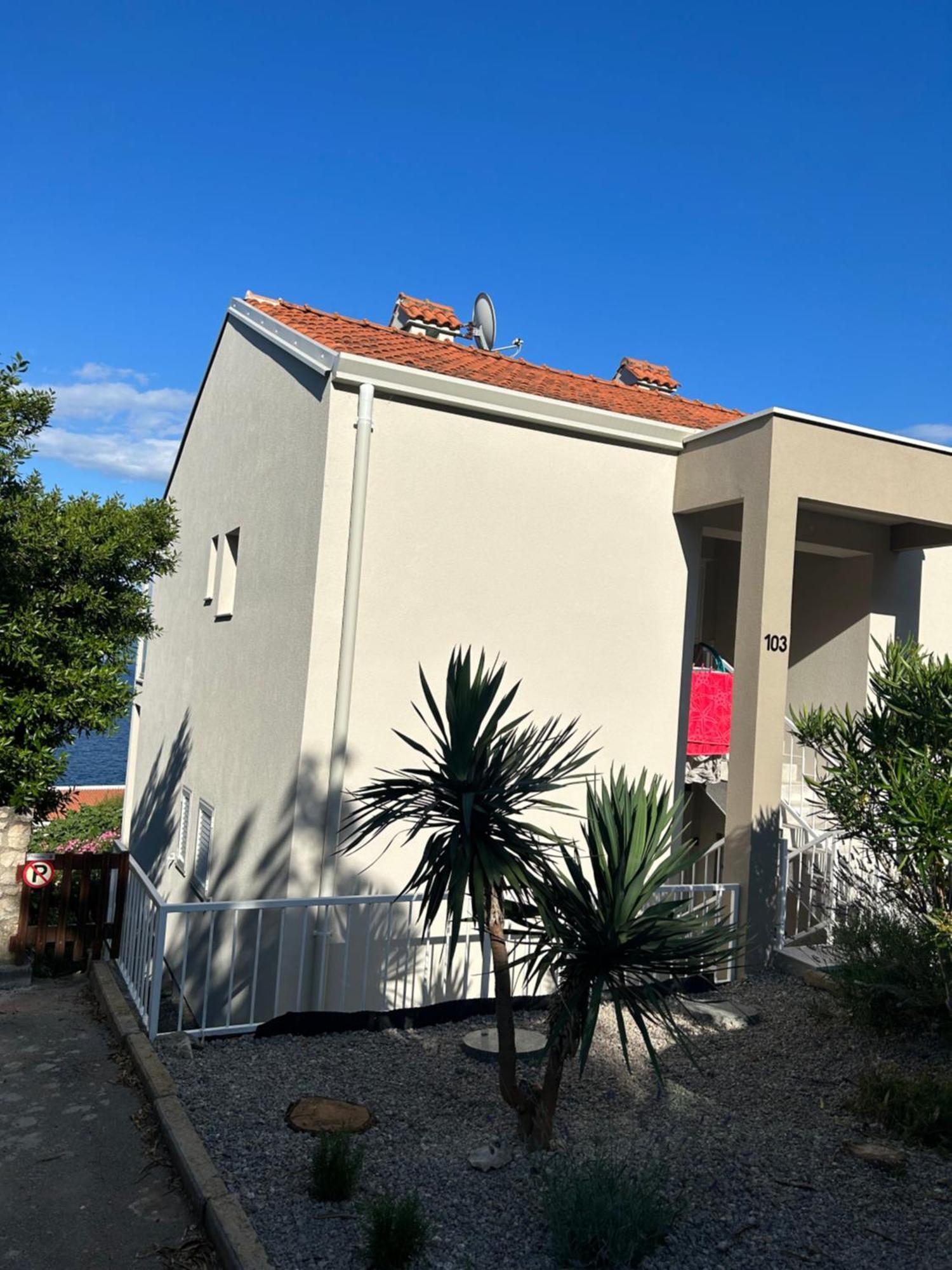 Apartment Susanj With Sea View